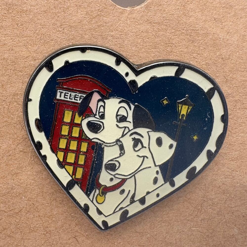 Disney Loungefly 101 Dalmatians Pongo & Perdita in Love Heart Pin